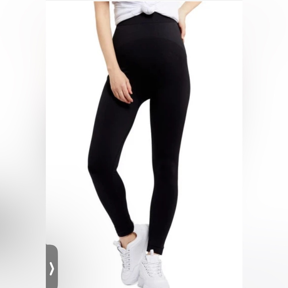 A PEA IN THE POD Seamless Compression Maternity Leggings in Black at Nordstrom L
